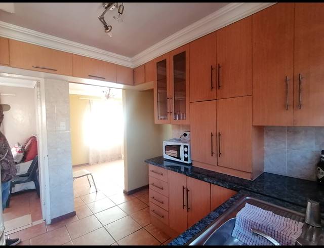 3 BEDROOM FREESTANDING SOLD IN KANANA